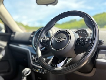 Used MINI Countryman 2018 for sale - 78899382: Photo