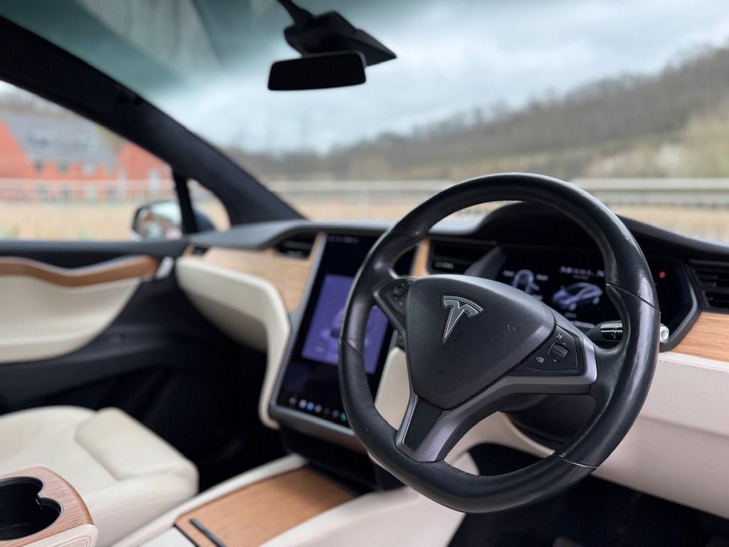 Used Tesla Model X 2020 for sale - 77634556: Photo 2