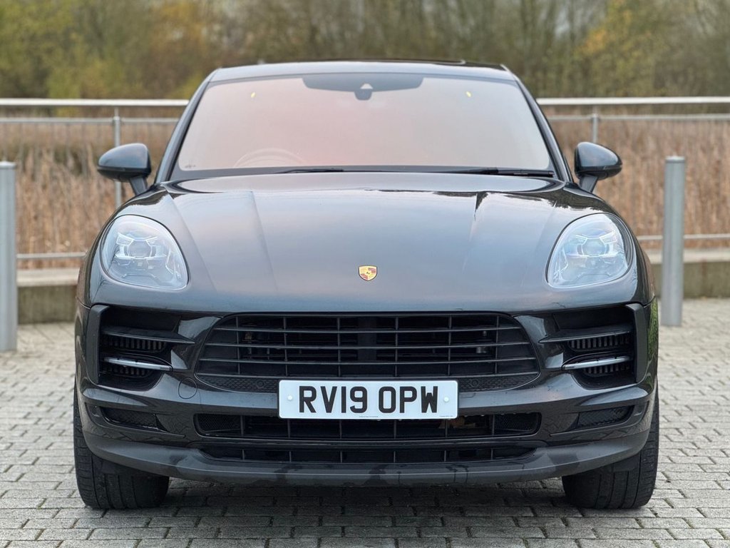 Used Porsche Macan 2019 for sale - 76691371: Photo 2