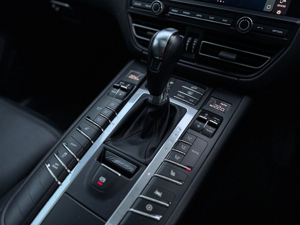 Used Porsche Macan 2019 for sale - 76691371: Photo 23