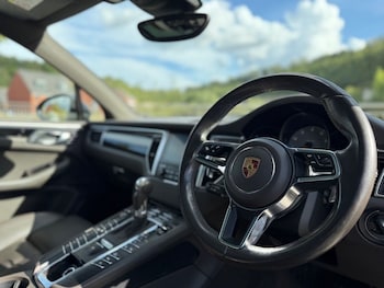 Used Porsche Macan 2018 for sale - 75901849: Photo