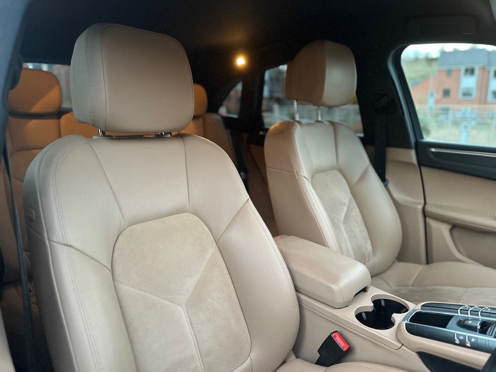 Used Porsche Macan 2020 for sale - 76430050: Photo 10