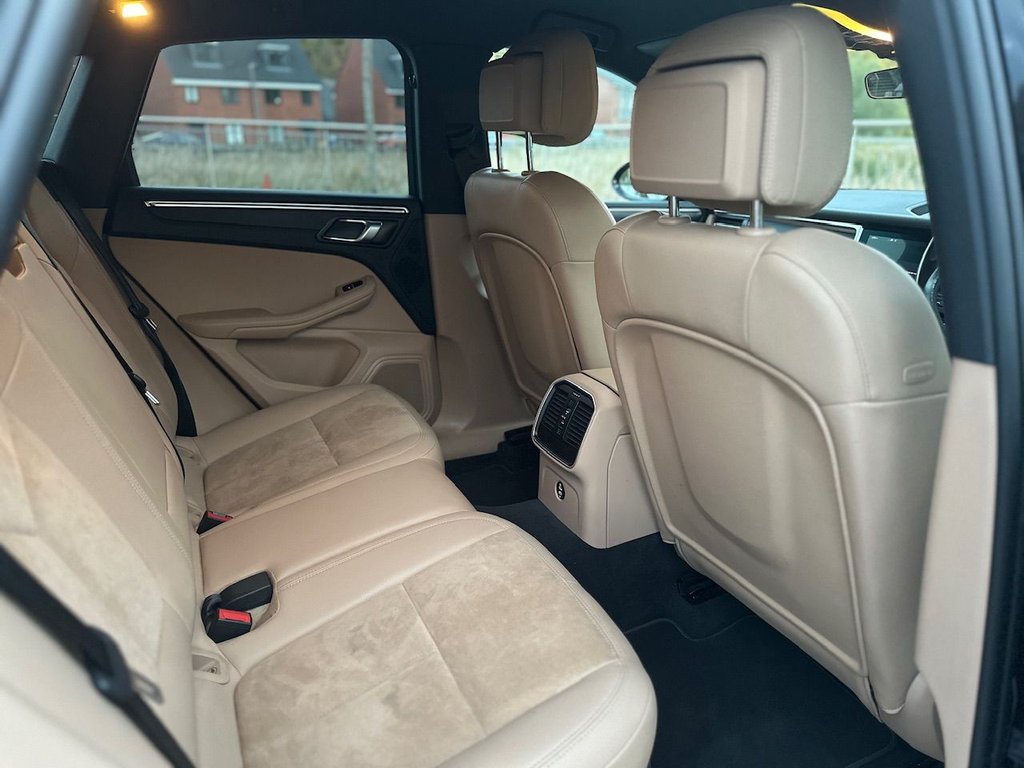 Used Porsche Macan 2020 for sale - 76430050: Photo 18