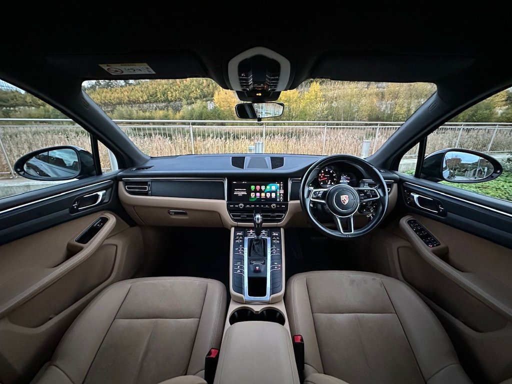 Used Porsche Macan 2020 for sale - 76430050: Photo 2