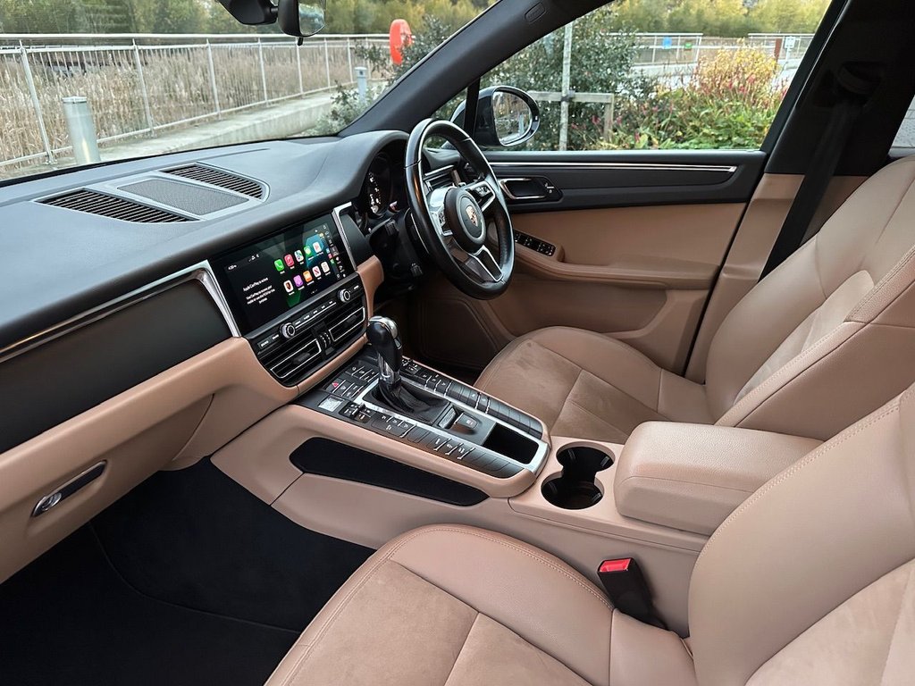 Used Porsche Macan 2020 for sale - 76430050: Photo 24