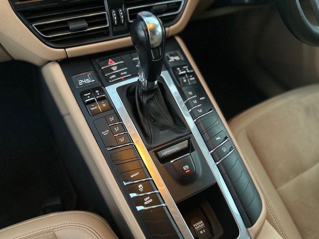 Used Porsche Macan 2020 for sale - 76430050: Photo 29