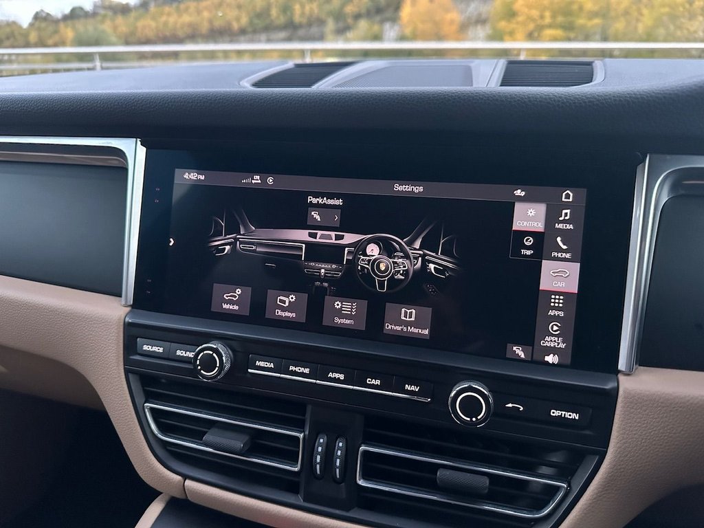 Used Porsche Macan 2020 for sale - 76430050: Photo 31