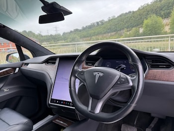 Used Tesla Model X 2019 for sale - 76003381: Photo 2