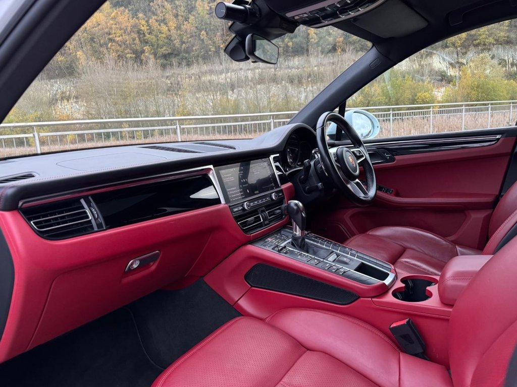 Used Porsche Macan 2020 for sale - 76724862: Photo 12