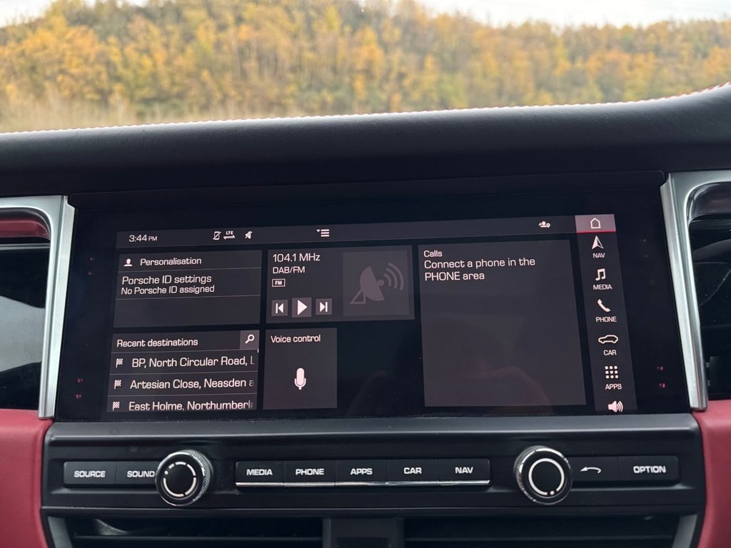 Used Porsche Macan 2020 for sale - 76724862: Photo 19