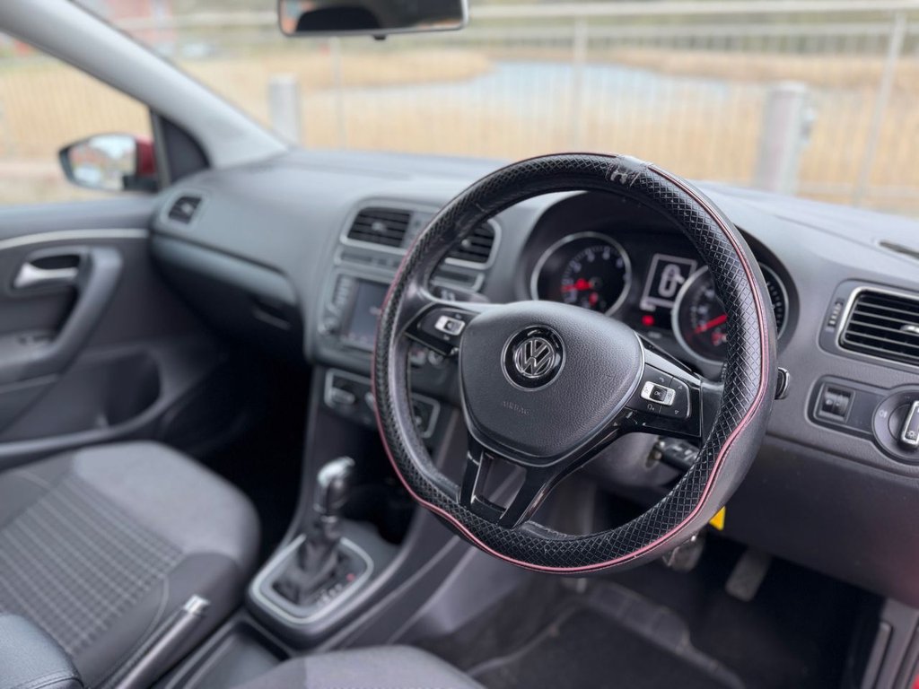 Used Volkswagen Polo 2015 for sale - 78088431: Photo 2