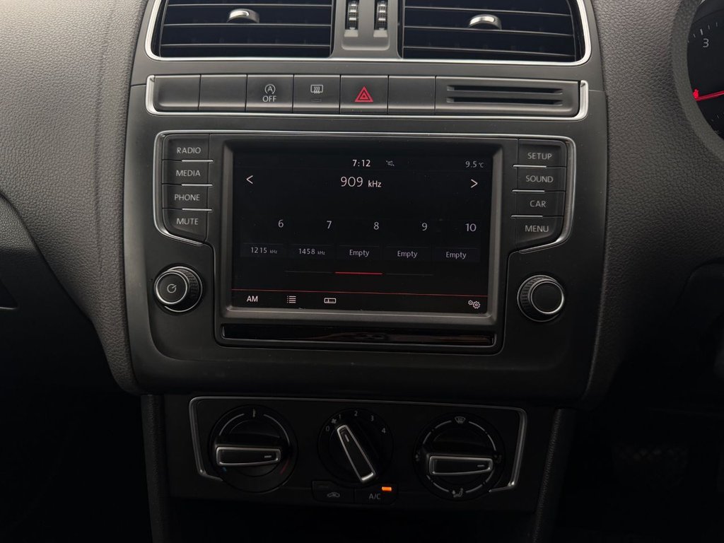 Used Volkswagen Polo 2015 for sale - 78088431: Photo 9