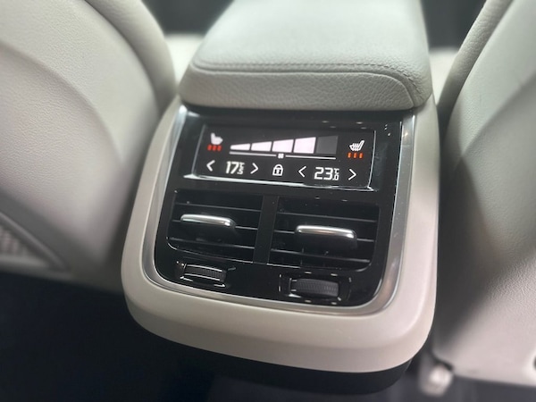 Used Volvo XC60 2017 for sale - 76273985: Photo 16