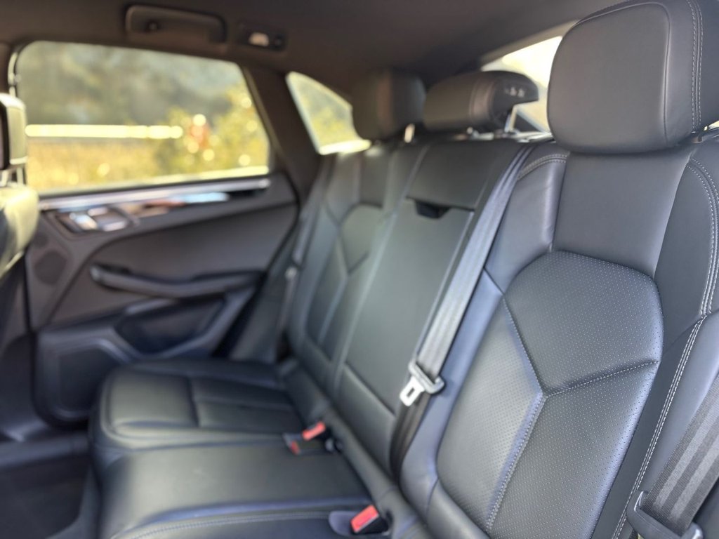 Used Porsche Macan 2020 for sale - 77826757: Photo 19