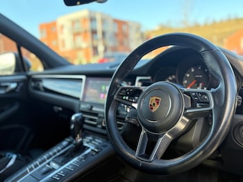 Used Porsche Macan 2020 for sale - 77826757: Photo