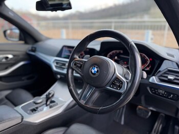 Used BMW 3 Series 2019 for sale - 77250225: Photo