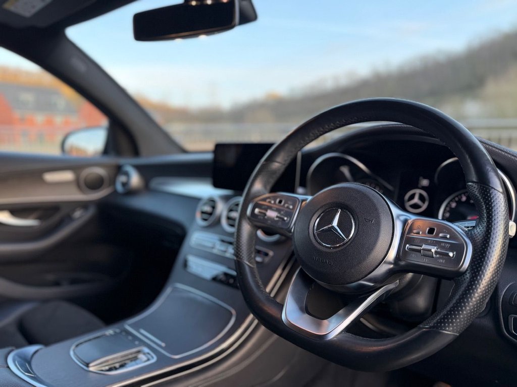 Used Mercedes-Benz GLC 2020 for sale - 77739646: Photo 2