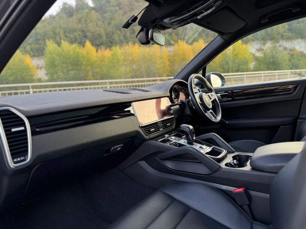 Used Porsche Cayenne 2022 for sale - 76670676: Photo 11