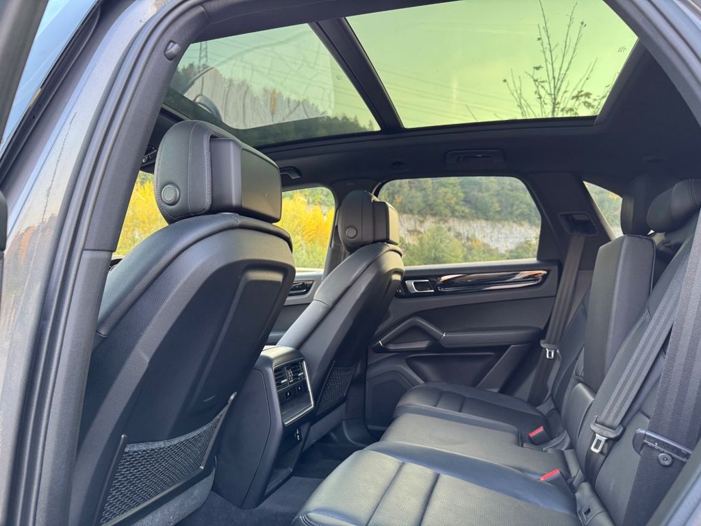 Used Porsche Cayenne 2022 for sale - 76670676: Photo 13