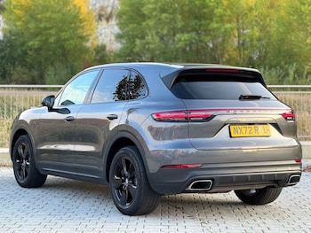 Used Porsche Cayenne 2022 for sale - 76670676: Photo