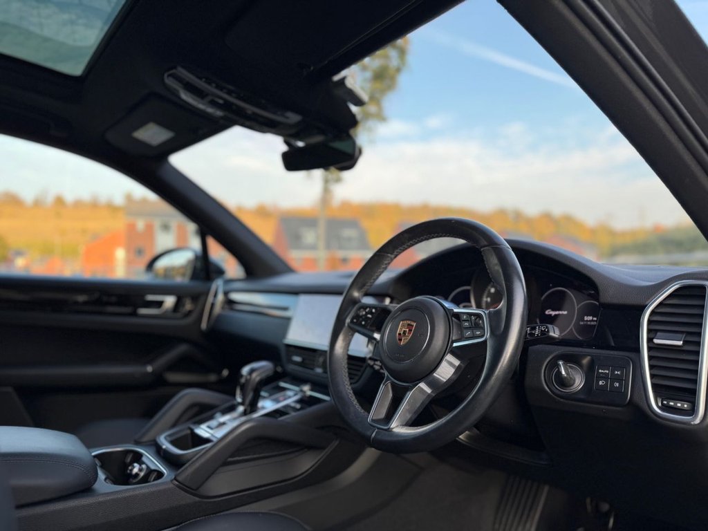Used Porsche Cayenne 2022 for sale - 76670676: Photo 4