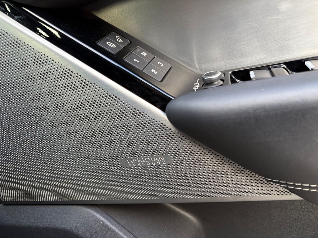 Used Land Rover Range Rover Velar 2019 for sale - 78074154: Photo 15