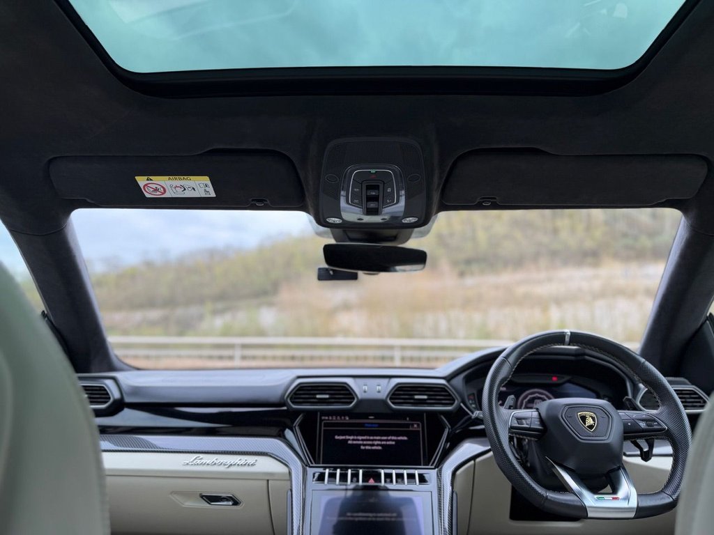 Used Lamborghini Urus 2020 for sale - 78102790: Photo 2