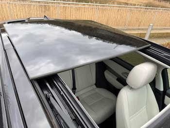 Used Land Rover Range Rover Velar 2021 for sale - 77593812: Photo