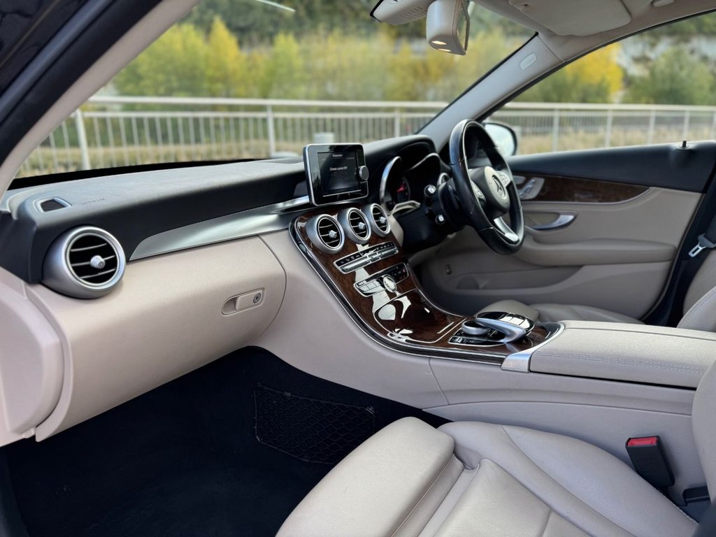 Used Mercedes-Benz C Class 2014 for sale - 76350541: Photo 4