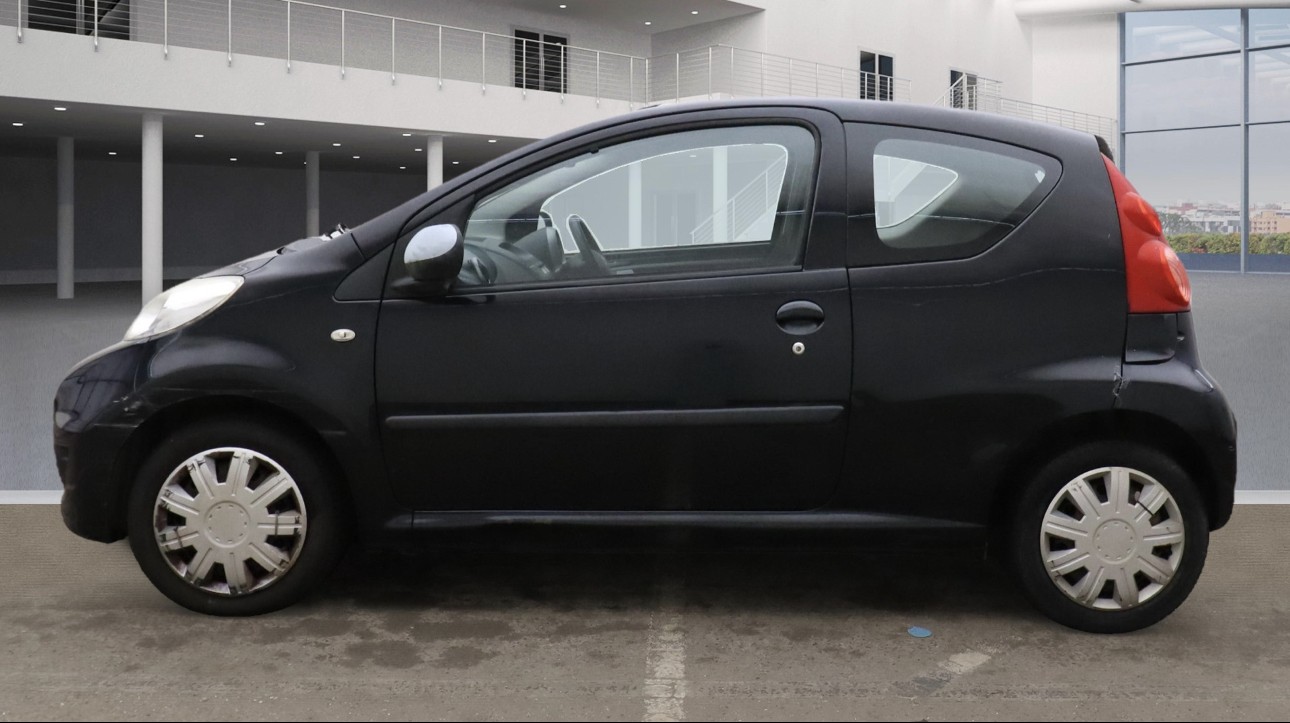 Used Peugeot 107 2011 for sale - 76637456: Photo 3
