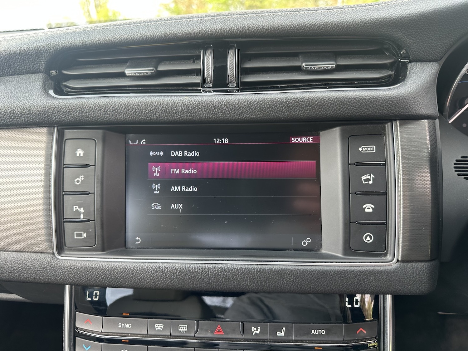 Used Jaguar XF 2016 for sale - 78201961: Photo 17