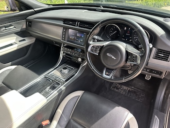Used Jaguar XF 2016 for sale - 78201961: Photo