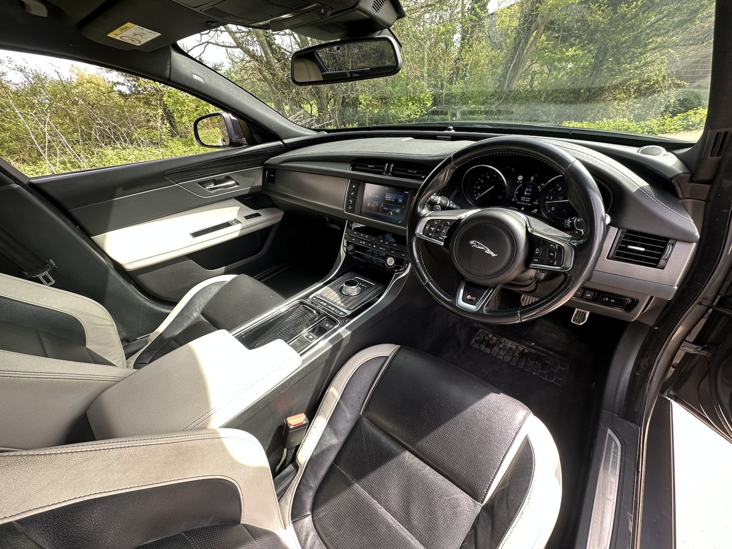 Used Jaguar XF 2016 for sale - 78201961: Photo 3