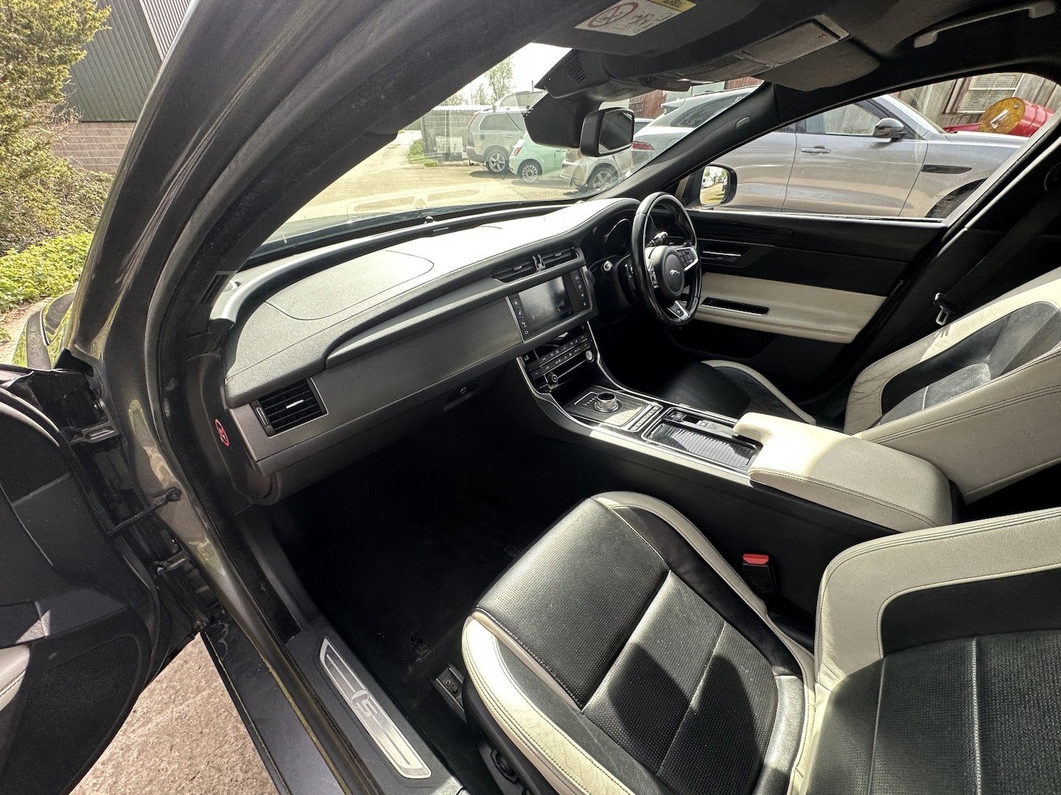 Used Jaguar XF 2016 for sale - 78201961: Photo 6