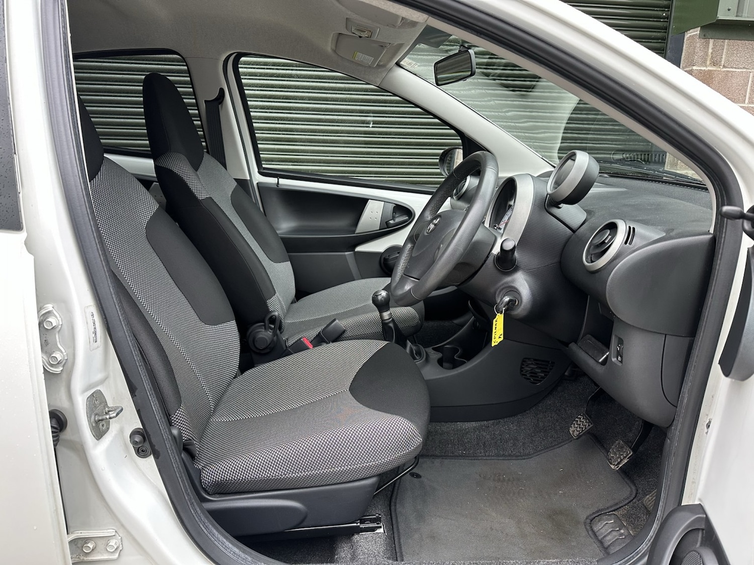 Used Toyota AYGO 2012 for sale - 77310679: Photo 4