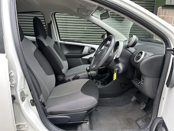 Used Toyota AYGO 2012 for sale - 77310679: Photo