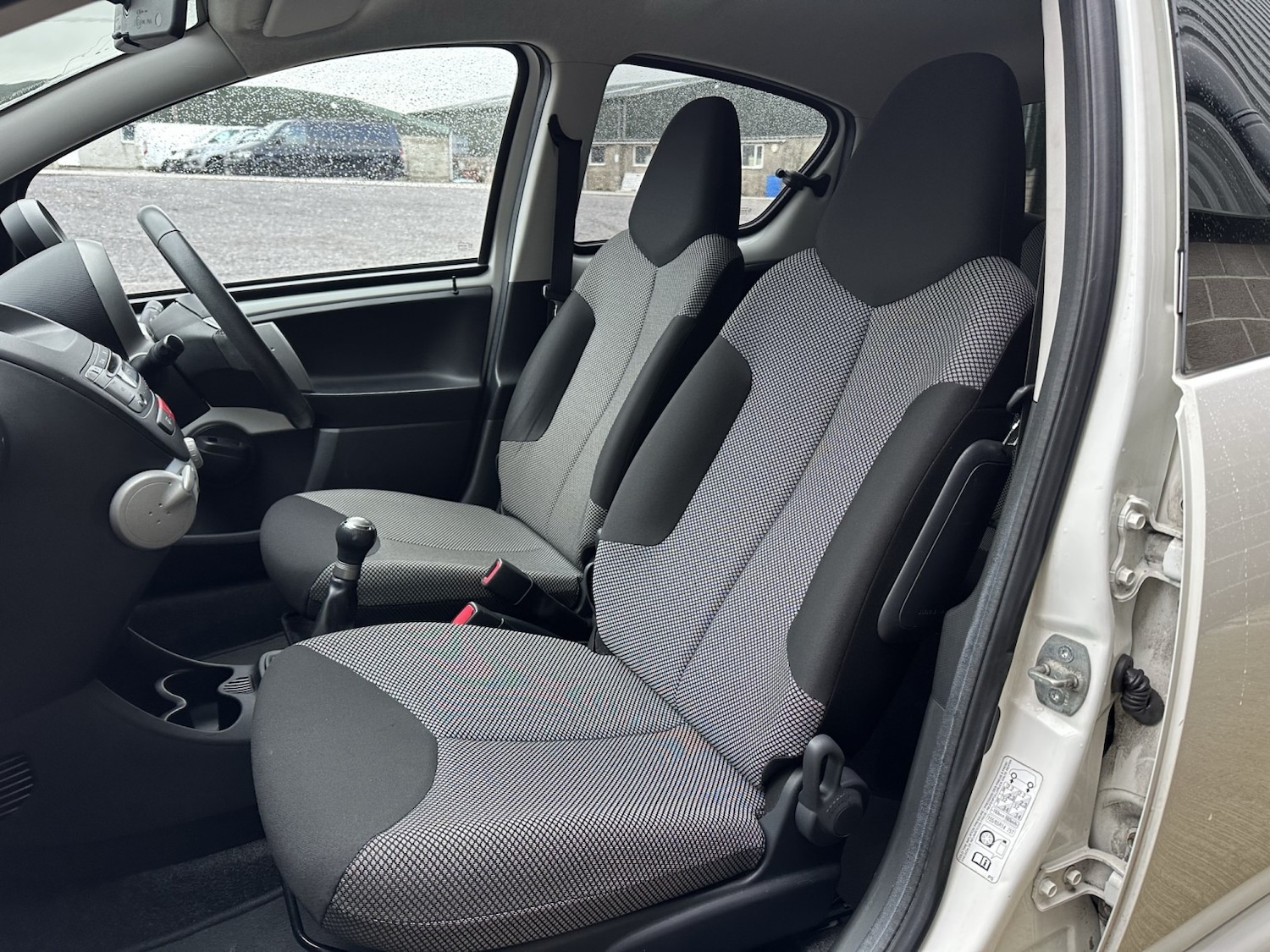 Used Toyota AYGO 2012 for sale - 77310679: Photo 8