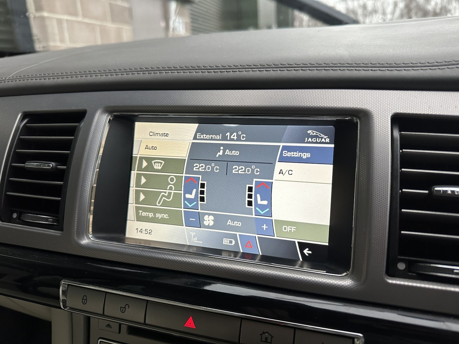 Used Jaguar XF 2010 for sale - 76769809: Photo 16