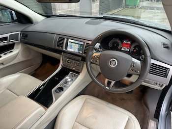 Used Jaguar XF 2010 for sale - 76769809: Photo