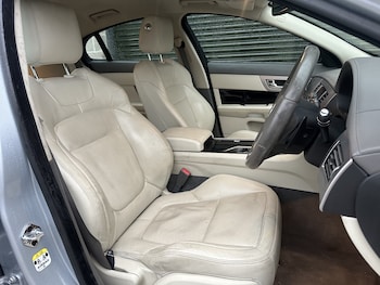 Used Jaguar XF 2010 for sale - 76769809: Photo