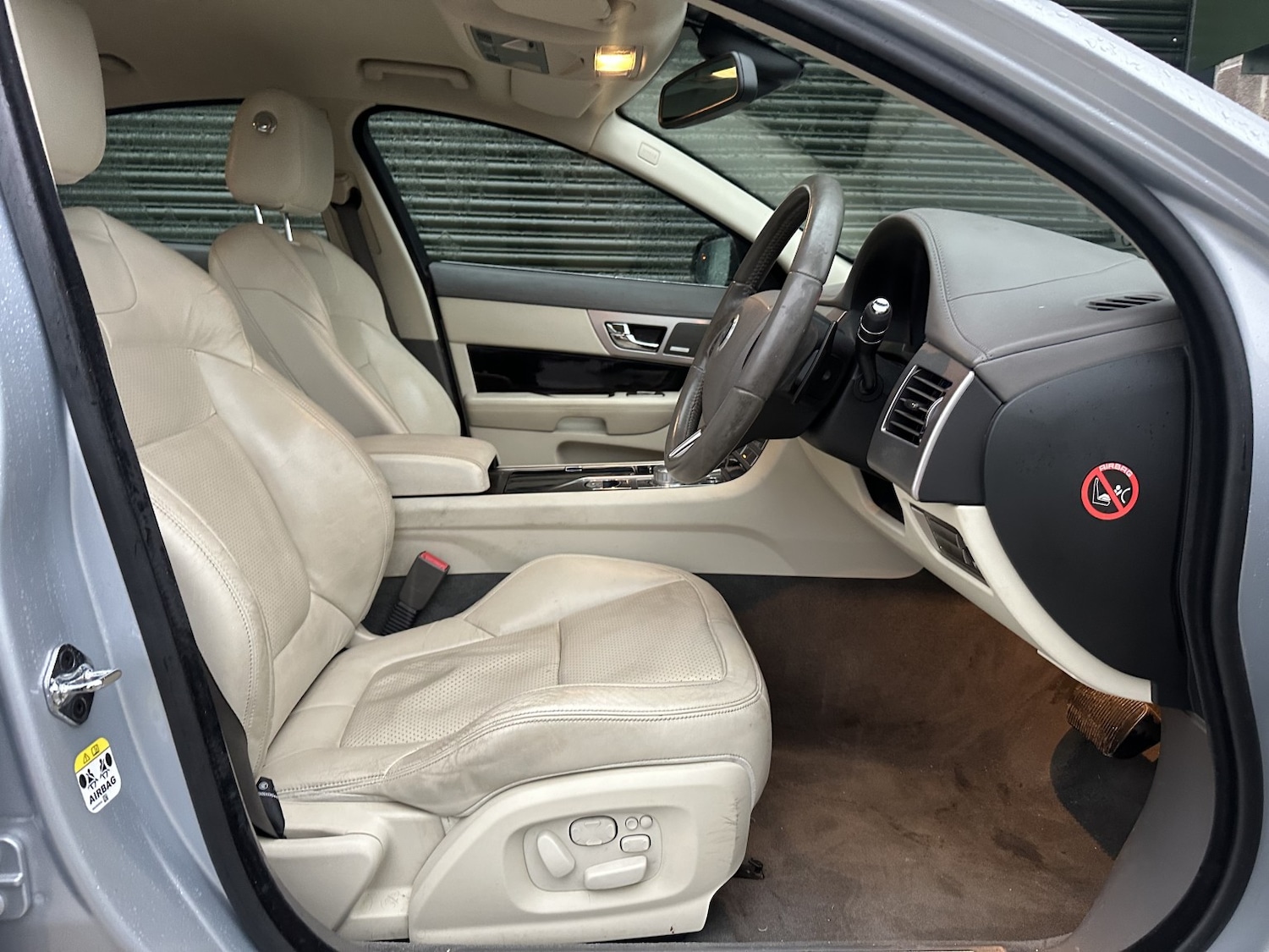 Used Jaguar XF 2010 for sale - 76769809: Photo 5