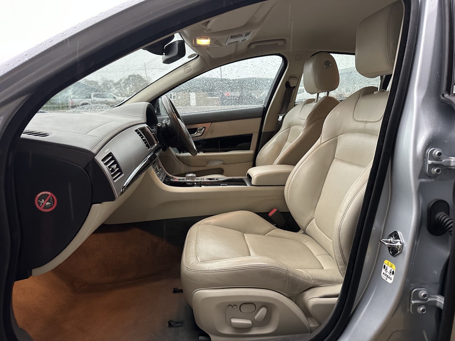 Used Jaguar XF 2010 for sale - 76769809: Photo 7