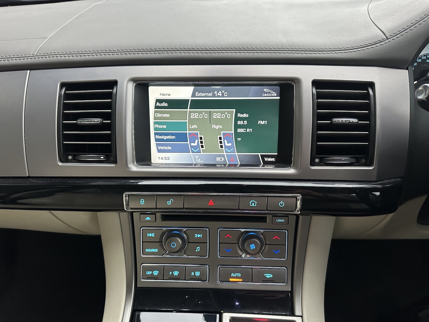 Used Jaguar XF 2010 for sale - 76588451: Photo 11