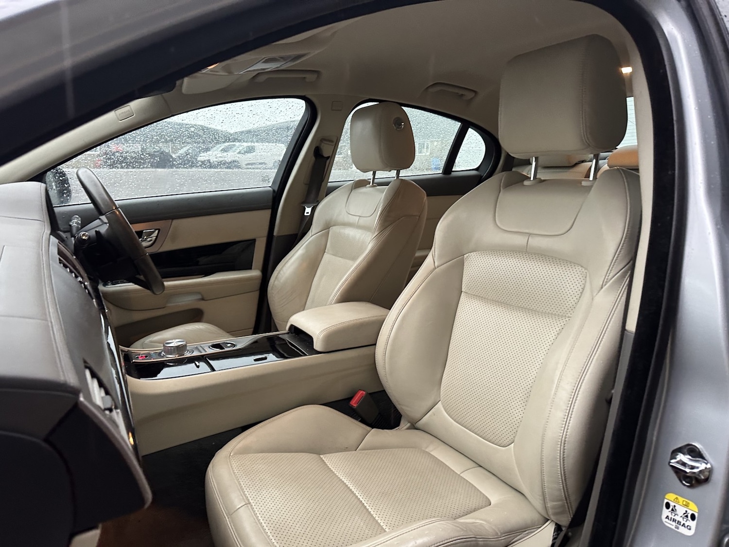 Used Jaguar XF 2010 for sale - 76588451: Photo 8