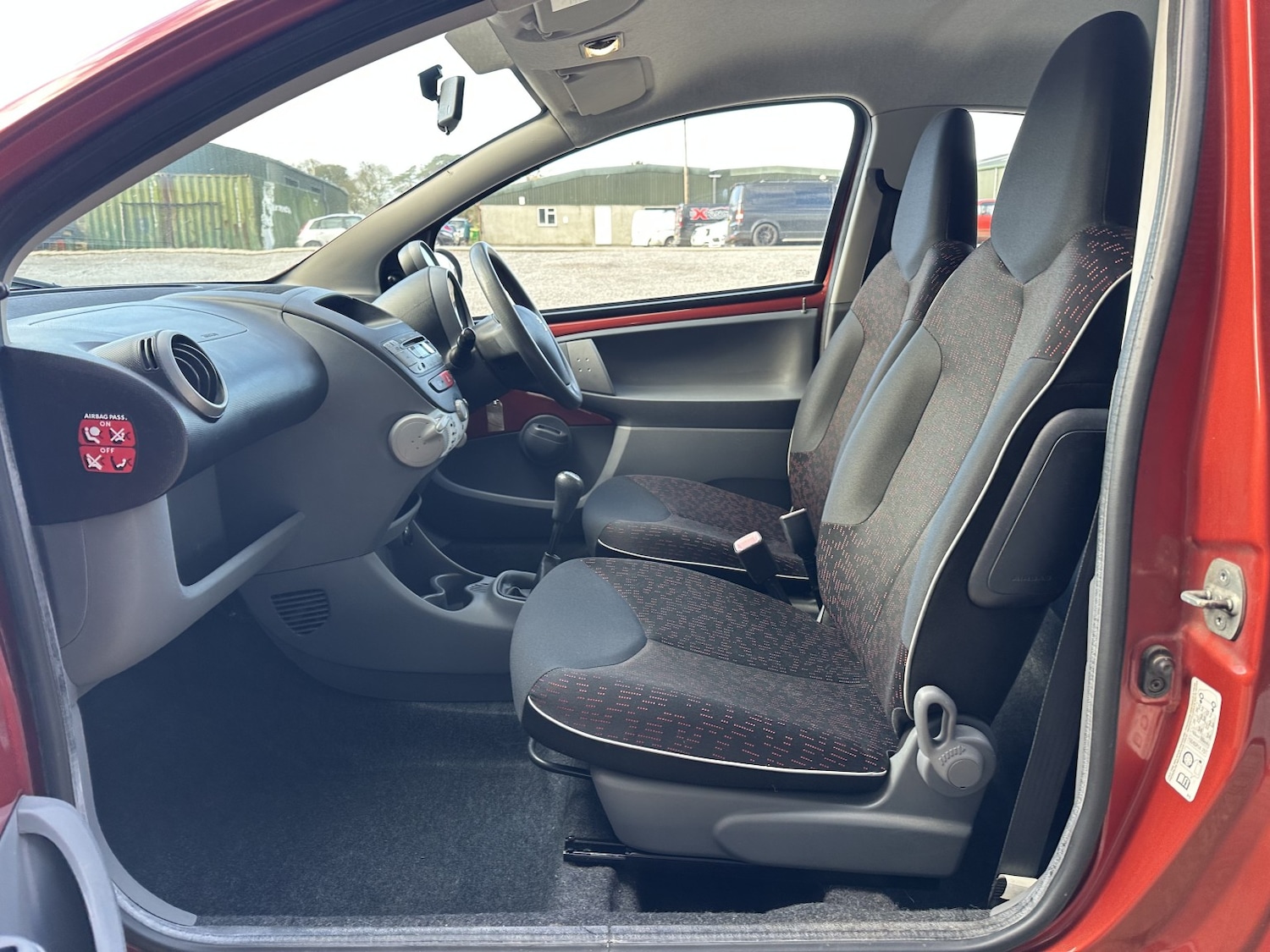 Used Peugeot 107 2009 for sale - 76637452: Photo 7