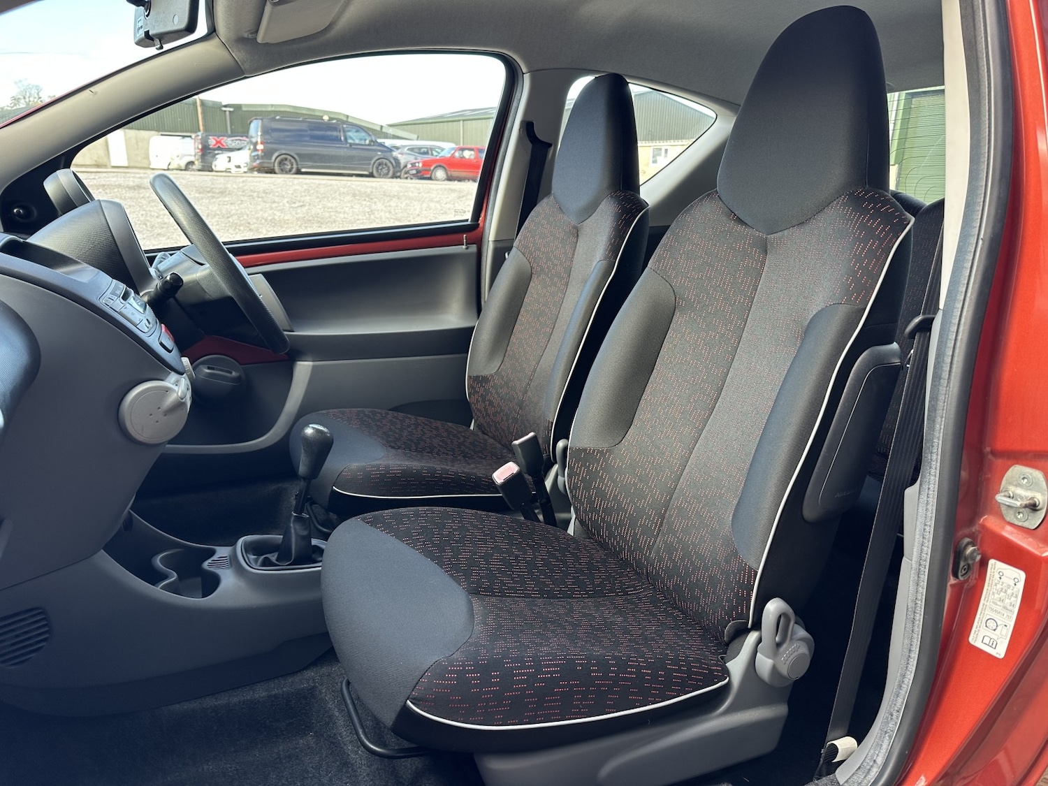 Used Peugeot 107 2009 for sale - 76637452: Photo 8