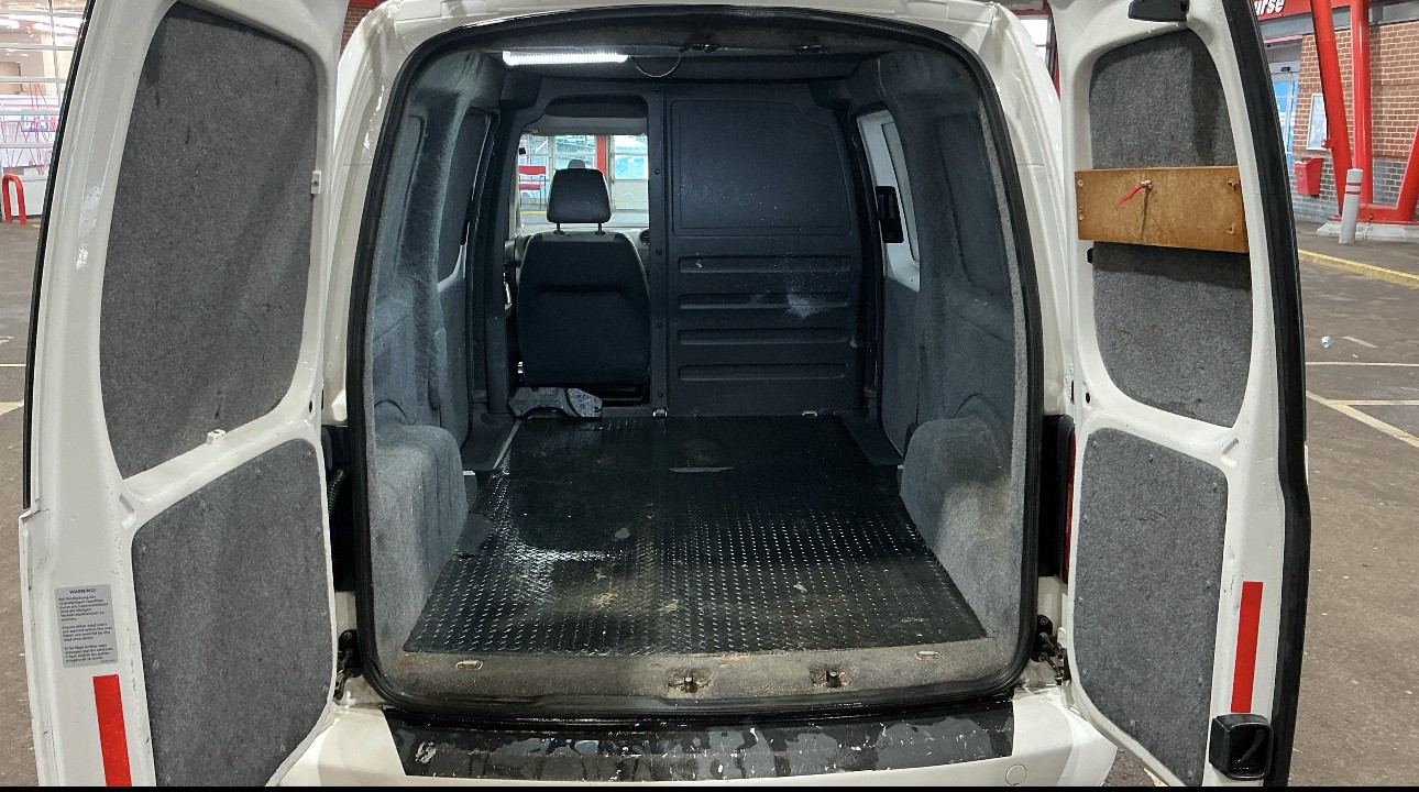 Used Volkswagen Caddy Maxi 2011 for sale - 77590060: Photo 3