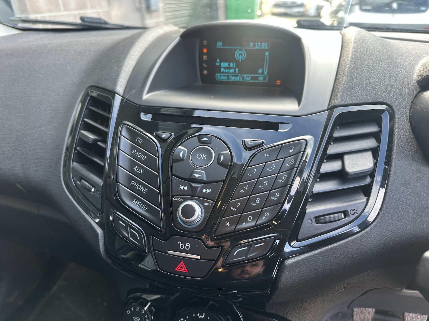 Used Ford Fiesta 2015 for sale - 77400088: Photo 12