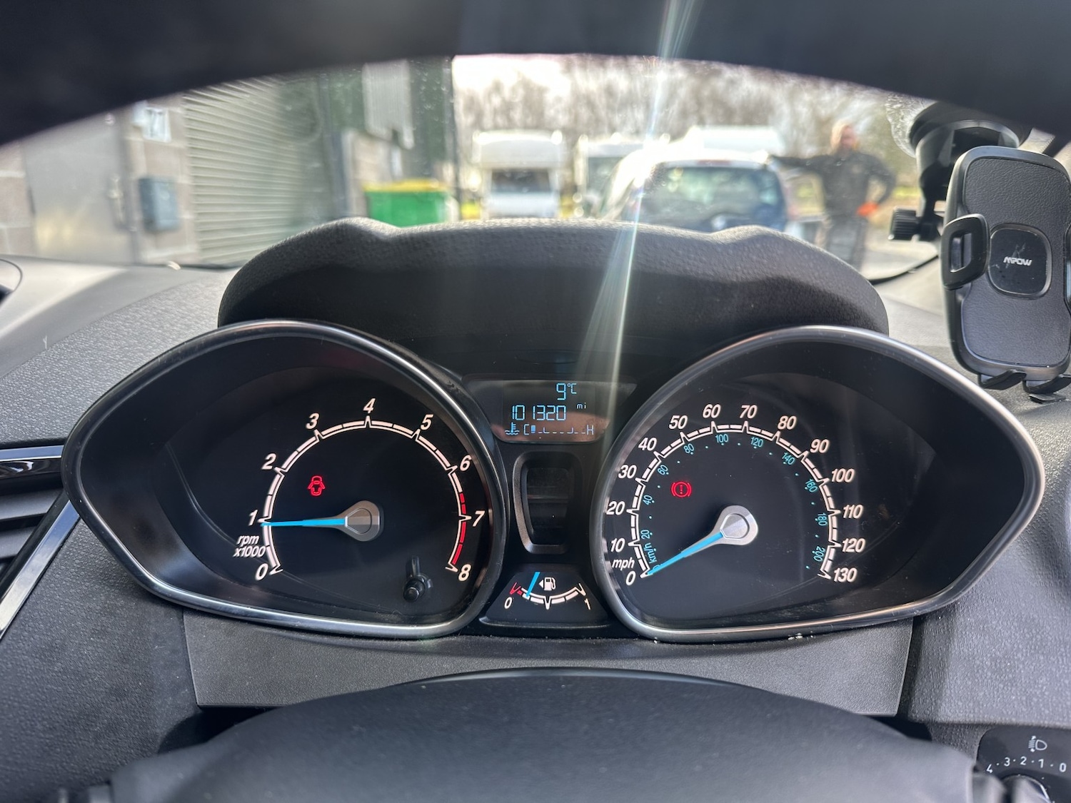 Used Ford Fiesta 2015 for sale - 77400088: Photo 2