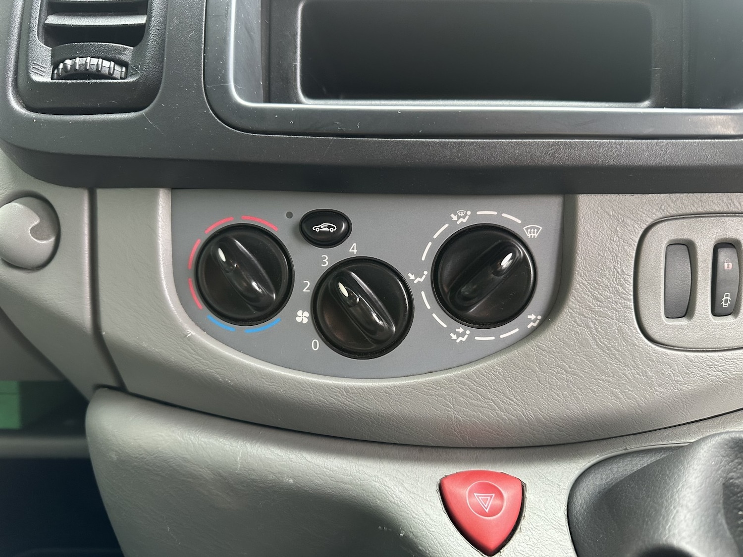 Used Vauxhall Vivaro 2013 for sale - 77459931: Photo 12